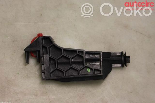 Кронштейн радіатора лівий 31686406 VOLVO