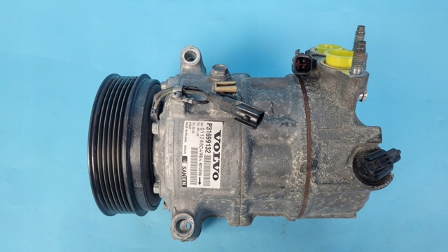Компресор системи кондиціювання 31699132 VOLVO
