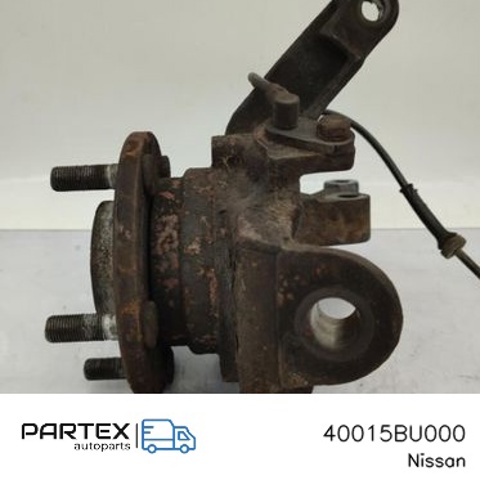 Кулак поворотний передній лівий 40015BU000 NISSAN
