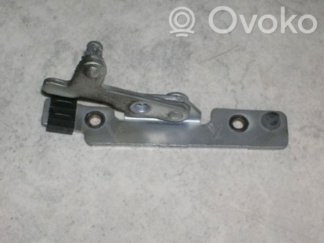 Шарнір капота лівий 41618132001 BMW