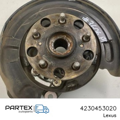 Цапфа поворотна права 4230453020 TOYOTA