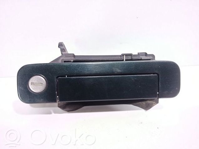 Ручка передніх дверей зовнішня, права 4A0837206 VAG