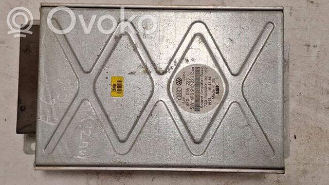 Підсилювач звуку аудіосистеми 4F0910223C VAG
