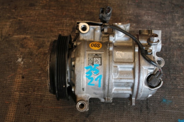Компресор кондиціонера 4M0816803C VAG