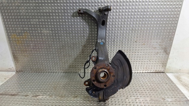 Цапфа поворотна права 4Z7407258B VAG