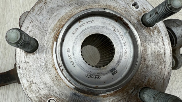 Цапфа поворотна права 51716J9000 HYUNDAI