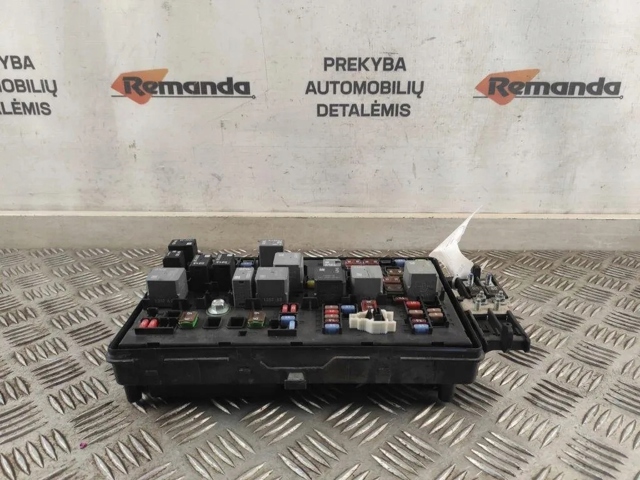 Реле запобіжників 529050199 GM