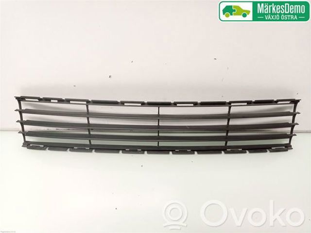 Решітка переднього бампера, центральна 5311174010 TOYOTA