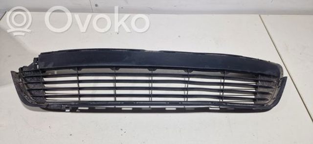Решітка переднього бампера, центральна 531120D210 TOYOTA