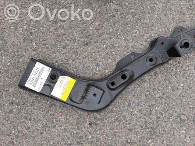 Кронштейн радіатора верхній, правий 5320242020 TOYOTA