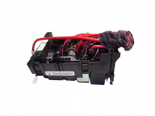 Коробка запобіжників Volkswagen Jetta 6