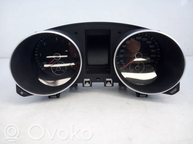 Щиток приладів 5K0920870C VAG