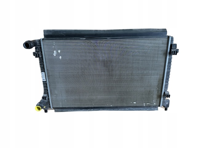 Радіатор двигуна Skoda Octavia III A7