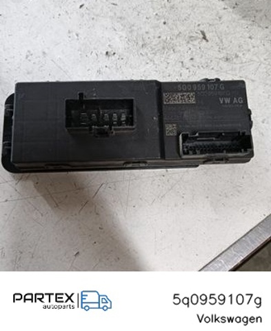 Блок управління відкриття кришки багажника 5Q0959107G VAG