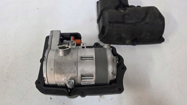 Компресор кондиціонера 5QE816803H VAG