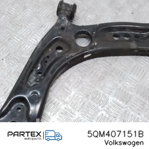 Поперечний важіль 5QM407151B VAG