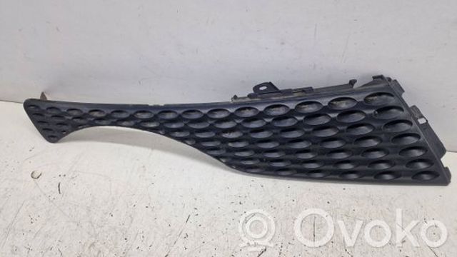 Решітка радіатора права 620741KA6A NISSAN