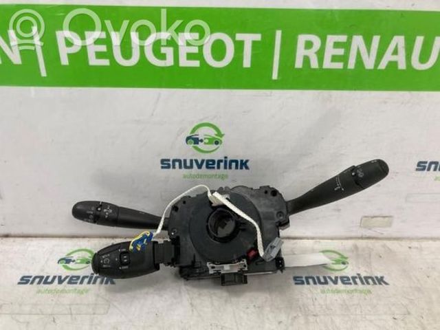 Перемикачі 6242PK PEUGEOT