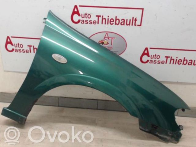 Переднє праве крило 631004M631 NISSAN