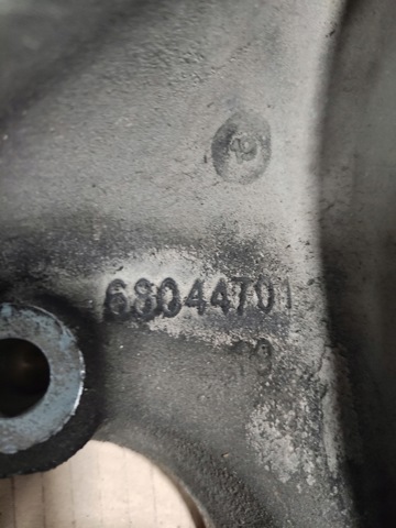 Цапфа поворотна ліва 68044701AD CHRYSLER