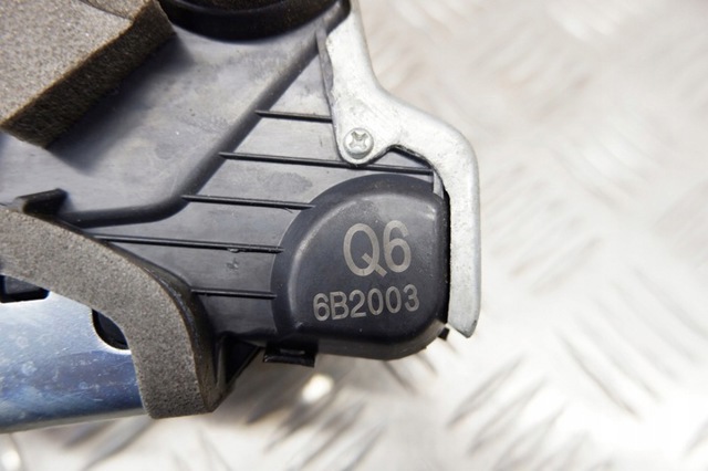 Замок двері правої передньої 6903053080 TOYOTA