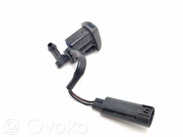 Сопло склоомивача вітрового скла 7110851 BMW