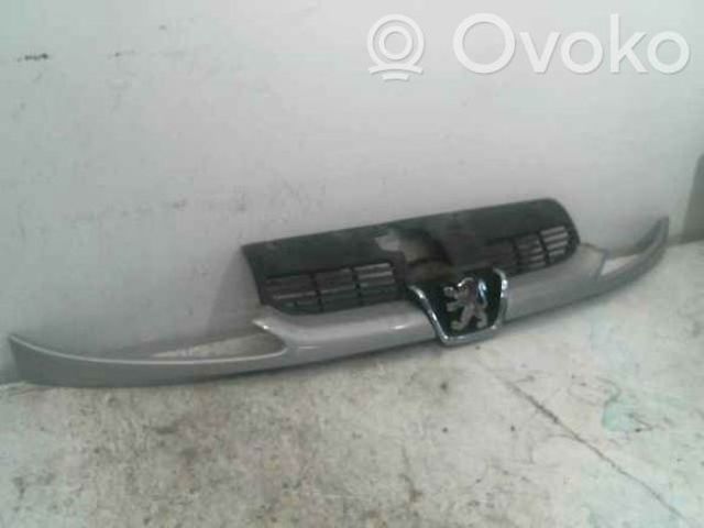 Решітка 7701474478 RENAULT