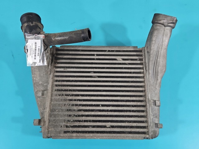 Радіатор інтеркулера 7L5145804C VAG