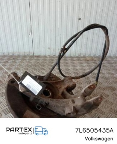 Кулак поворотний лівий 7L6505435A VAG