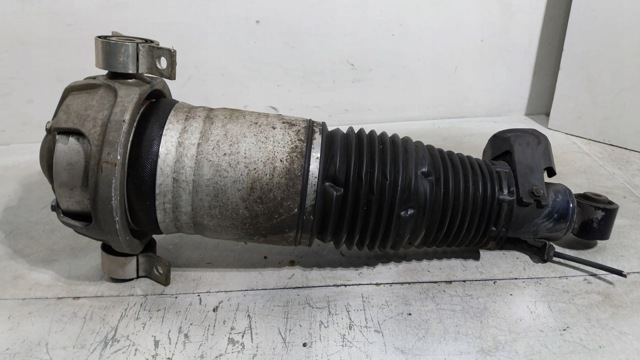 Стійка задня права 7L6616020A VAG