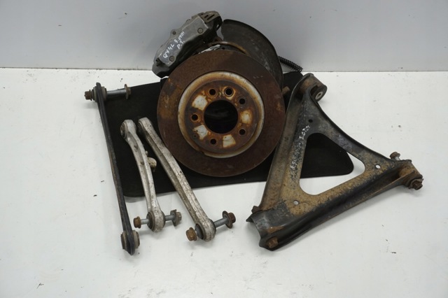Цапфа - поворотний кулак заднім виходом, 7L8505436A VAG