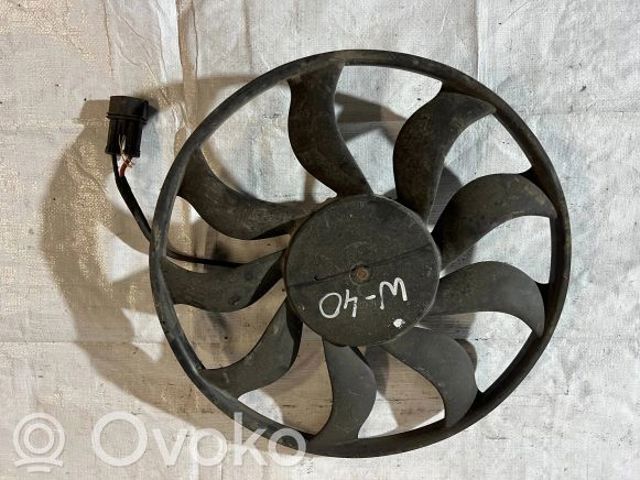 Дифузор радіатора охолодження, в зборі з двигуном і крильчаткою 7P6121203C VAG