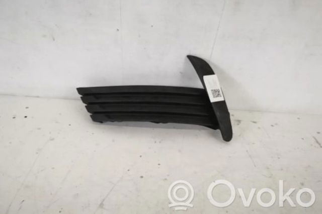Заглушка протитуманок, ліва 8148202600 TOYOTA