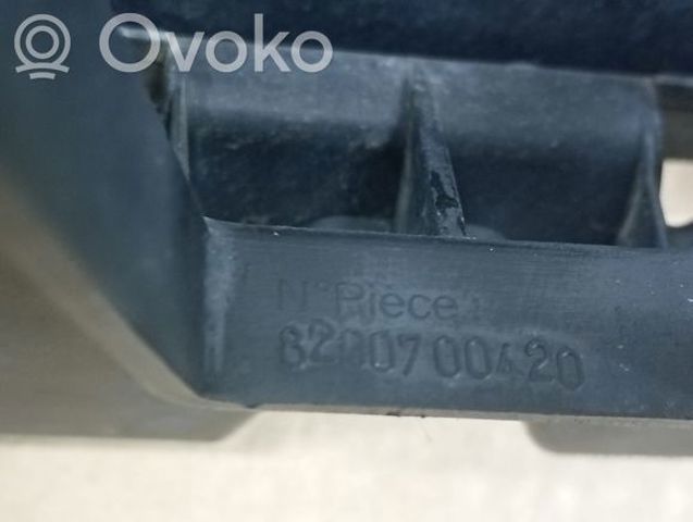 Решітка радіатора 8200700420 RENAULT