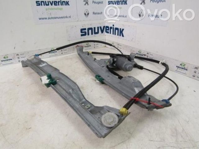 Механізм склопідіймача дверей передніх, правих 8200826165 RENAULT