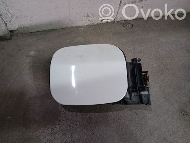 Заливна горловина паливного бака 84075185 GM