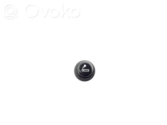 Гніздо-розетка прикурювача 8553042010 TOYOTA