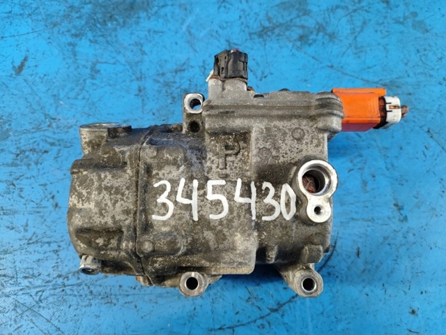 Насос кондиціонера 8837047060 TOYOTA