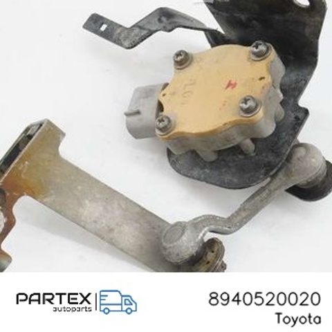 Датчик рівня положення кузова, передній правий 8940520020 TOYOTA