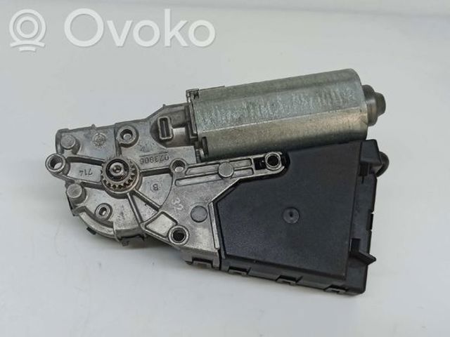 Мотор приводу люка 8D0959591C VAG