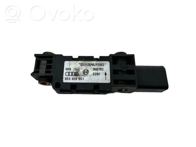 Датчик подушки безпеки 8E0959651 VAG
