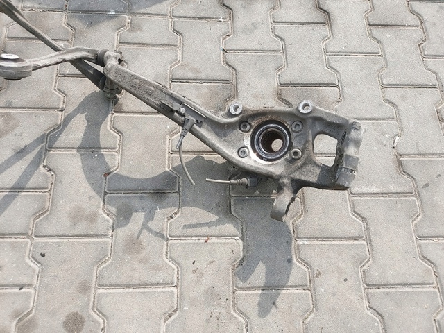 Цапфа - поворотний кулак передній, правий 8K0407258G VAG
