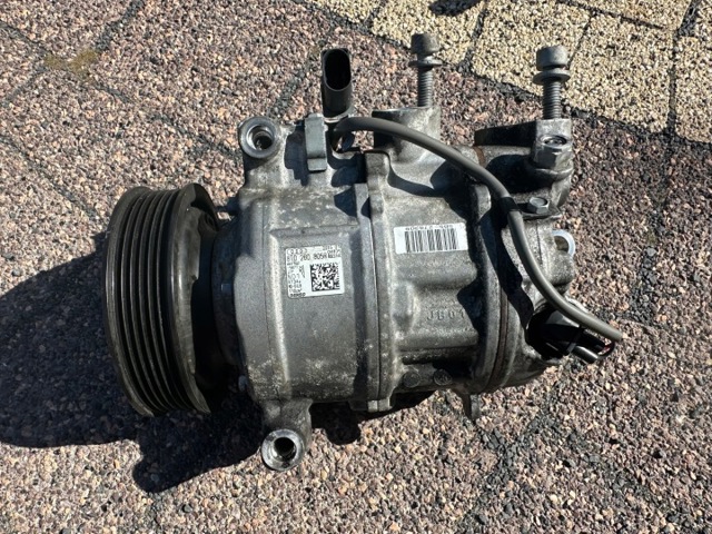 Компресор кондиціонера 8T0260805R VAG