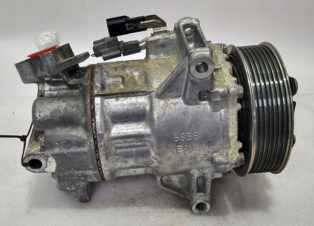 Насос кондиціонера 926005450R RENAULT