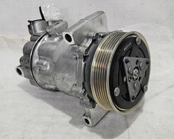 Компресор системи кондиціювання 926007691R RENAULT