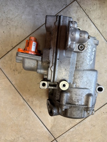Компресор системи кондиціювання 926008999R RENAULT