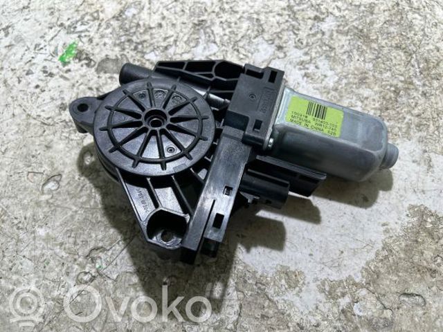 Двигун стеклопод'емника двері задньої, правої 931403103 CHRYSLER