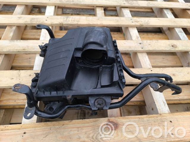 Корпус повітряного фільтра 93856612 OPEL