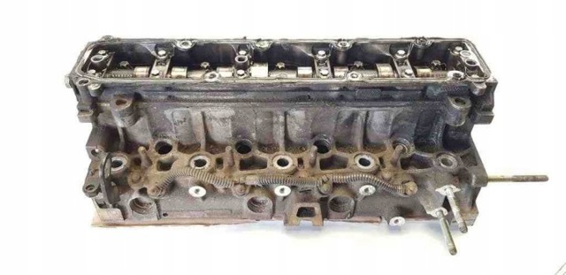 Головка двигуна 9630377610 PEUGEOT