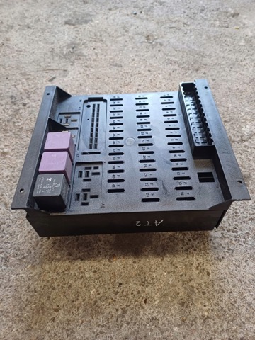 Коробка запобіжників A0015433615 MERCEDES